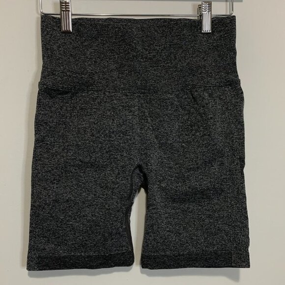 SEAMLESS HIGH STRETCH RUCHED SPORTS BRA SCRUNCH BUTT BIKER SHORTS | PLAIN GREY - Picture 5 of 7